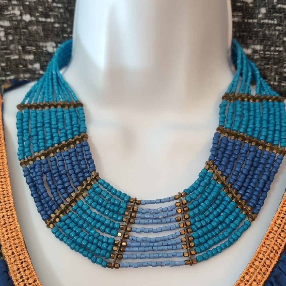Vibrant Turquoise Beaded Necklace - Picture 3 of 4
